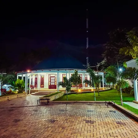 Hellen'S Riverside Villas-2