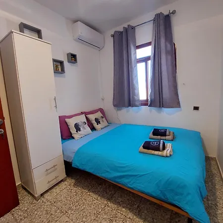 Exodus Hostel & Dive Center-3