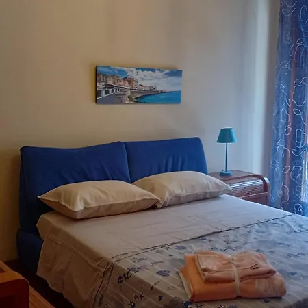 Mama'S House-3