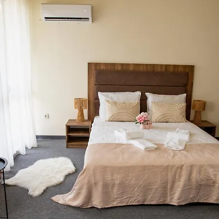 Studio Suite With Balcony-2