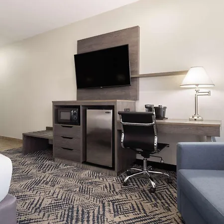 La Quinta By Wyndham Tulsa Airport / Expo Square-2