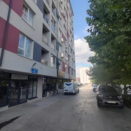Luxury Modern Free Parking Air Conditioning Netflix Superb Bright View Balcony Self Check In Militari-2