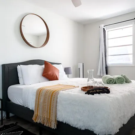 Jungle House Luxury Stays - Columbus Downtown Short North-2