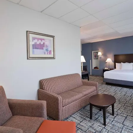 Best Western Plus Hotel & Conference Center-2