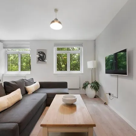 2 Bed Apartment- Finsbury Park Station B-3