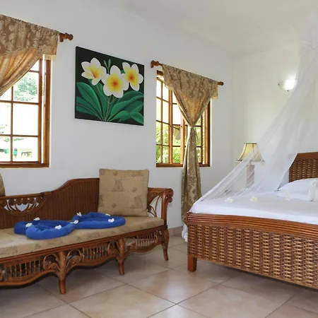 Le Surmer Self Catering Chalets-2