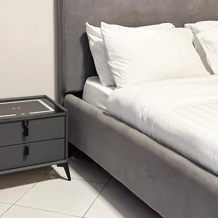 Livluxe Apartments 6-2