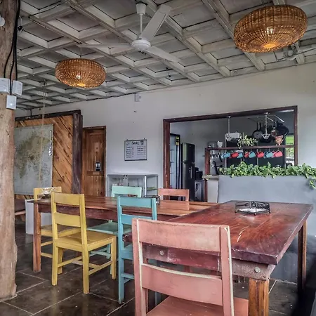 Casa De Olas - Eco Rustic Hostel-3