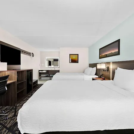 Clarion Inn & Suites Near The Leconte Center Pigeon Forge-3