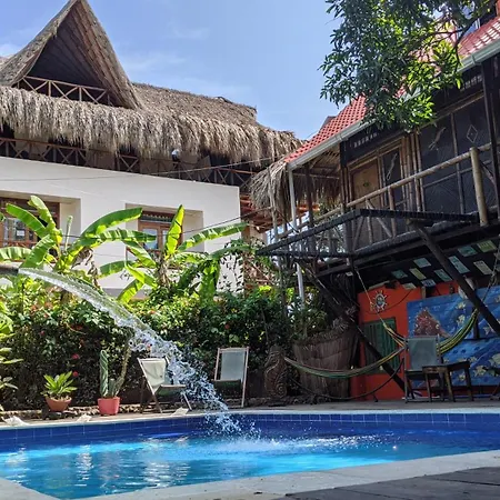 La Natura Hostel & Pool-2