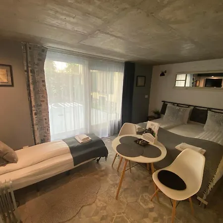 Walk Inn Vaci 78-3