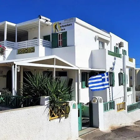Fira Backpackers Place-3
