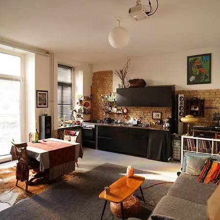 Cozy And Quiet Loft With Private Garden In A Lively Neighbourhood-2