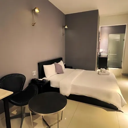 A In Hotel Riverside-3