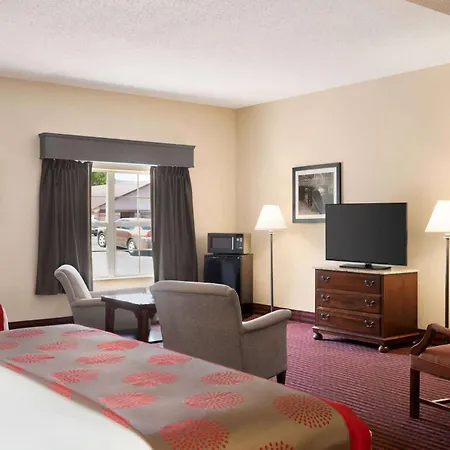 Ramada By Wyndham Pigeon Forge North-2
