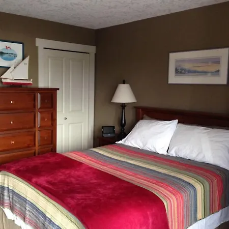 Upscale Sooke Vacation Rental-3