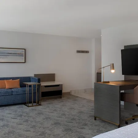 Hampton Inn By Hilton Winnipeg Downtown-3