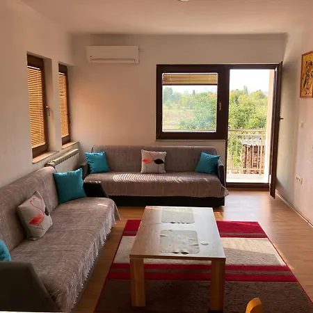 Cozy 2 Bedroom Apartment-3
