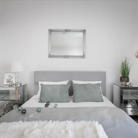 Premier Pest Side Apartment-2