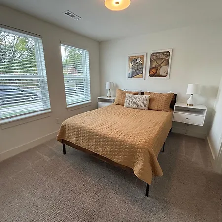 Hermitage House Near Opryland & Airport Game R-3
