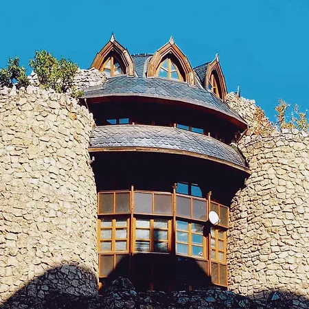 Deluxe Swan Stone Castle Apartment-3