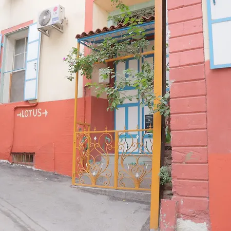 Lotus Garden Hostel Izmir-2