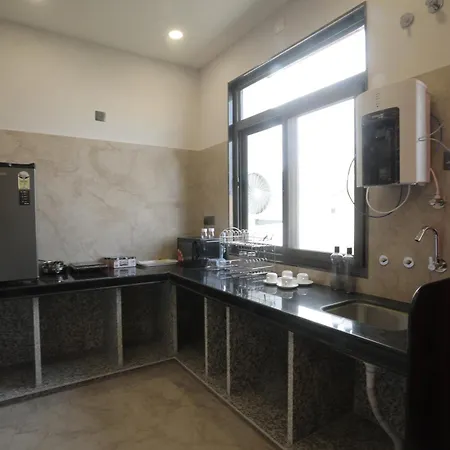 Earthen Bliss Luxury 2Bhk Apt With Balcony-3