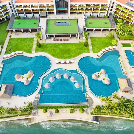 Vietsovpetro Ho Tram Beach Resort & Spa-3