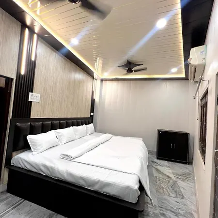 Durga P Guest House Near Harishchandra Ghat-2