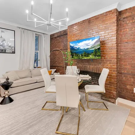 Modern 3Bd Rose Hills Manhattan Terrace Space-3