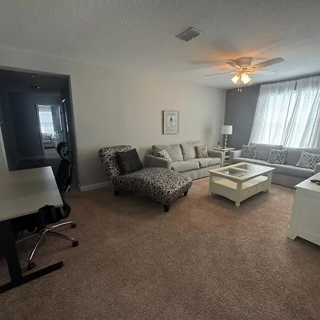6 Bedroom 5 Bathroom Storey Lake 4770Kc-3