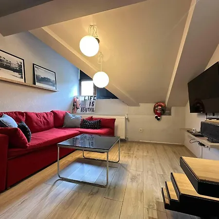 Two Level Apartment Near Gondola-3