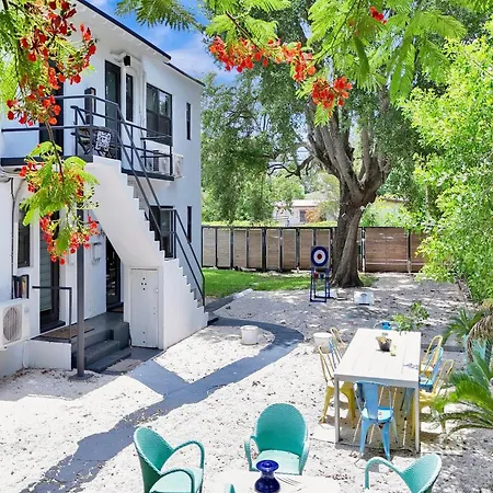 3 Seasons At The Carrington 3 Two Bedroom 1 Bath Apts -6 Bedrooms 3 Bathrooms And 3 Bedroom 2 Bathroom Villa-3