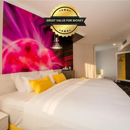 Science Hotel-3