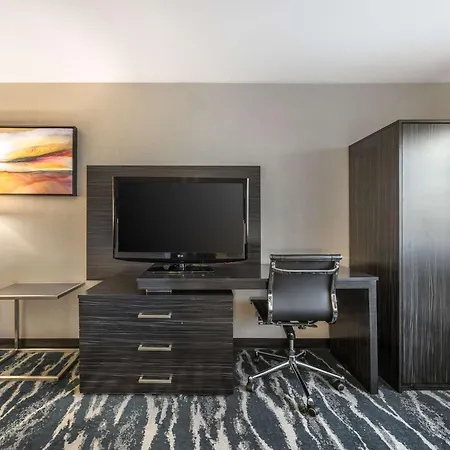 Best Western Plus North Las Vegas Inn & Suites-3