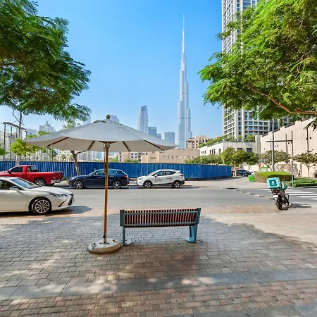 Burj Khalifa & Fountain View- 5Mn Walk To Dubai Mall -Luxurious & Stylish 1Bdr Apartment-3