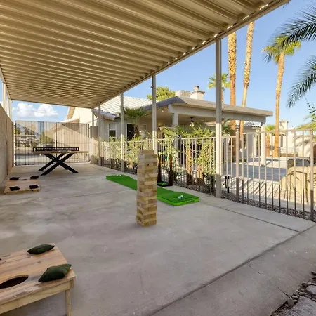 Oasis In The Desert W Heated Pool Fully Renovated-3