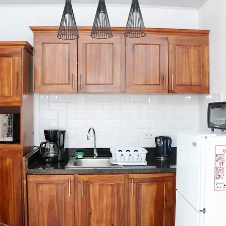 Airport Sjo Residence Cars4Rent "Edward & Familia Inn"-2