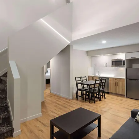 Baymont By Wyndham West Edmonton-2