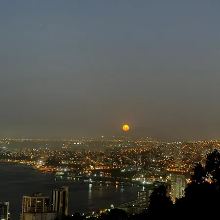 Hermoso Duplex En Cerro Alegre Con Vista Al Mar Y Cerros-2