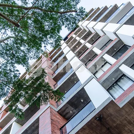 Apartment Located Steps From Shopping Del Sol-2