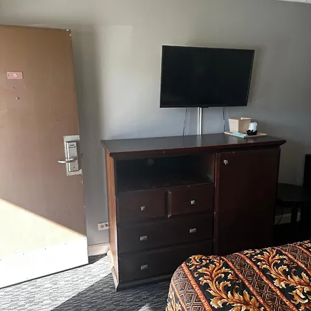 Apache Motel-3
