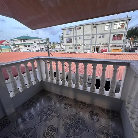Hollywood Guesthouse-2