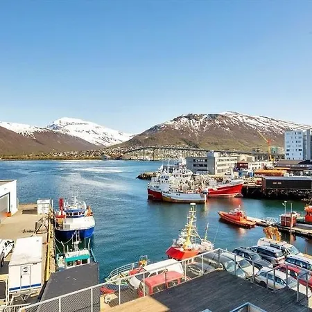 Sea View & Northern Lights - Central Apartment-3
