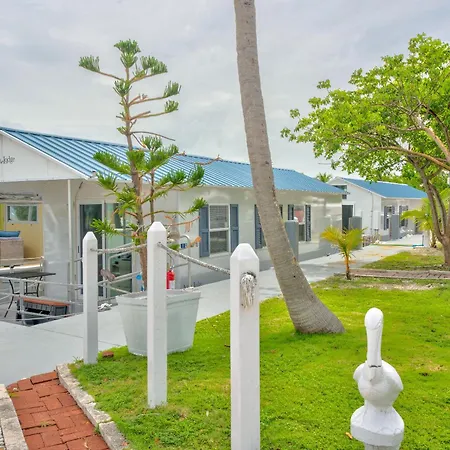 Aqua Lodges At 47Th Street-3