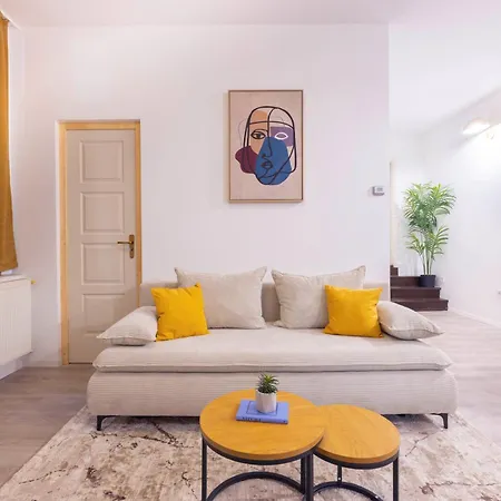 Central N' Cozy T8 Apartment W' 2Bedrm-2