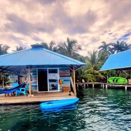 El Toucan Loco Floating Lodges-2