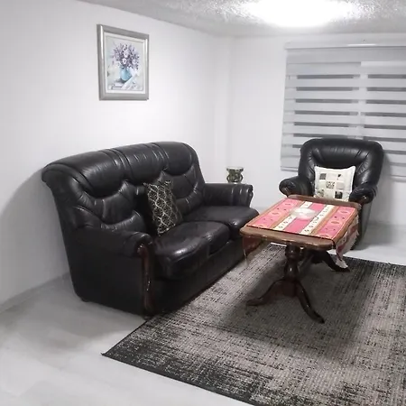 Modern & Bright Apartment In Old Town-2