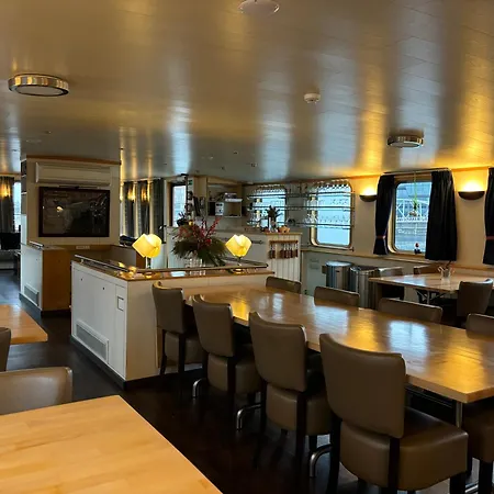 Hotelboat Iris-3