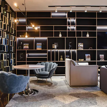 Courtyard By Marriott Warsaw Airport-3